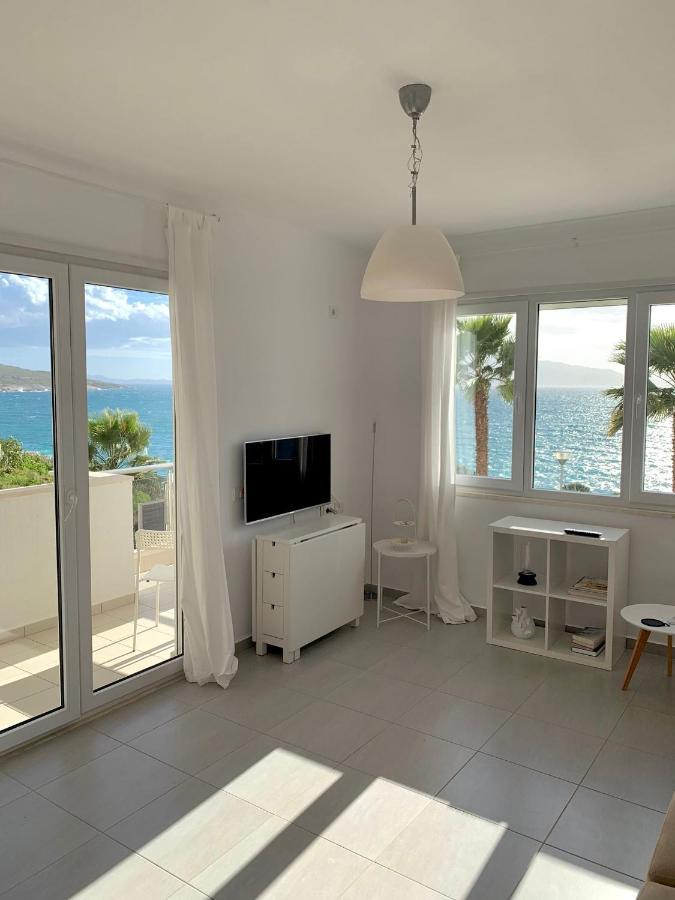 Loli Apartment Luxury White Residence ساراندا المظهر الخارجي الصورة