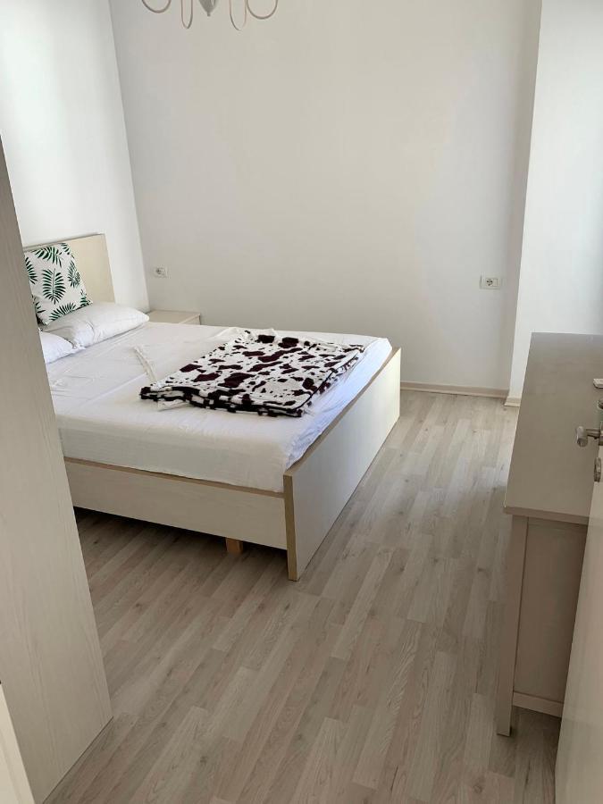 Loli Apartment Luxury White Residence ساراندا المظهر الخارجي الصورة