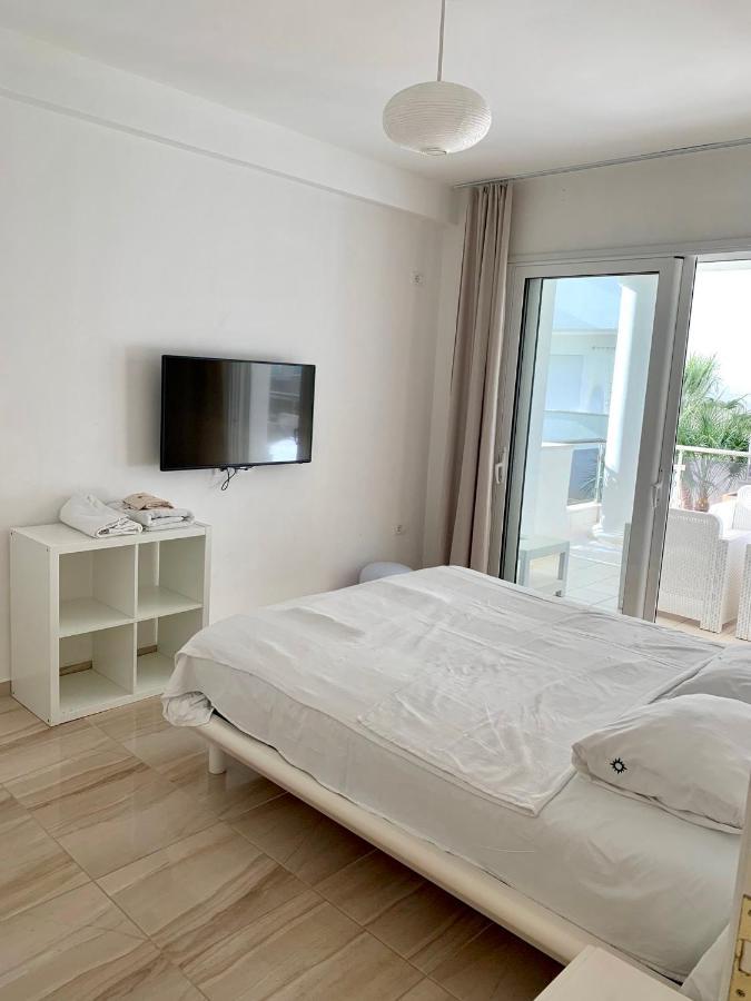 Loli Apartment Luxury White Residence ساراندا المظهر الخارجي الصورة