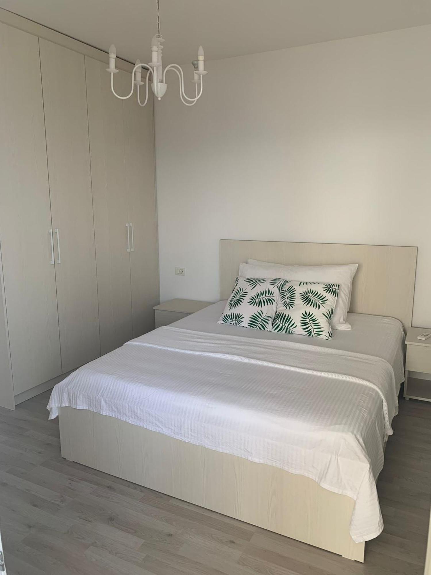 Loli Apartment Luxury White Residence ساراندا المظهر الخارجي الصورة